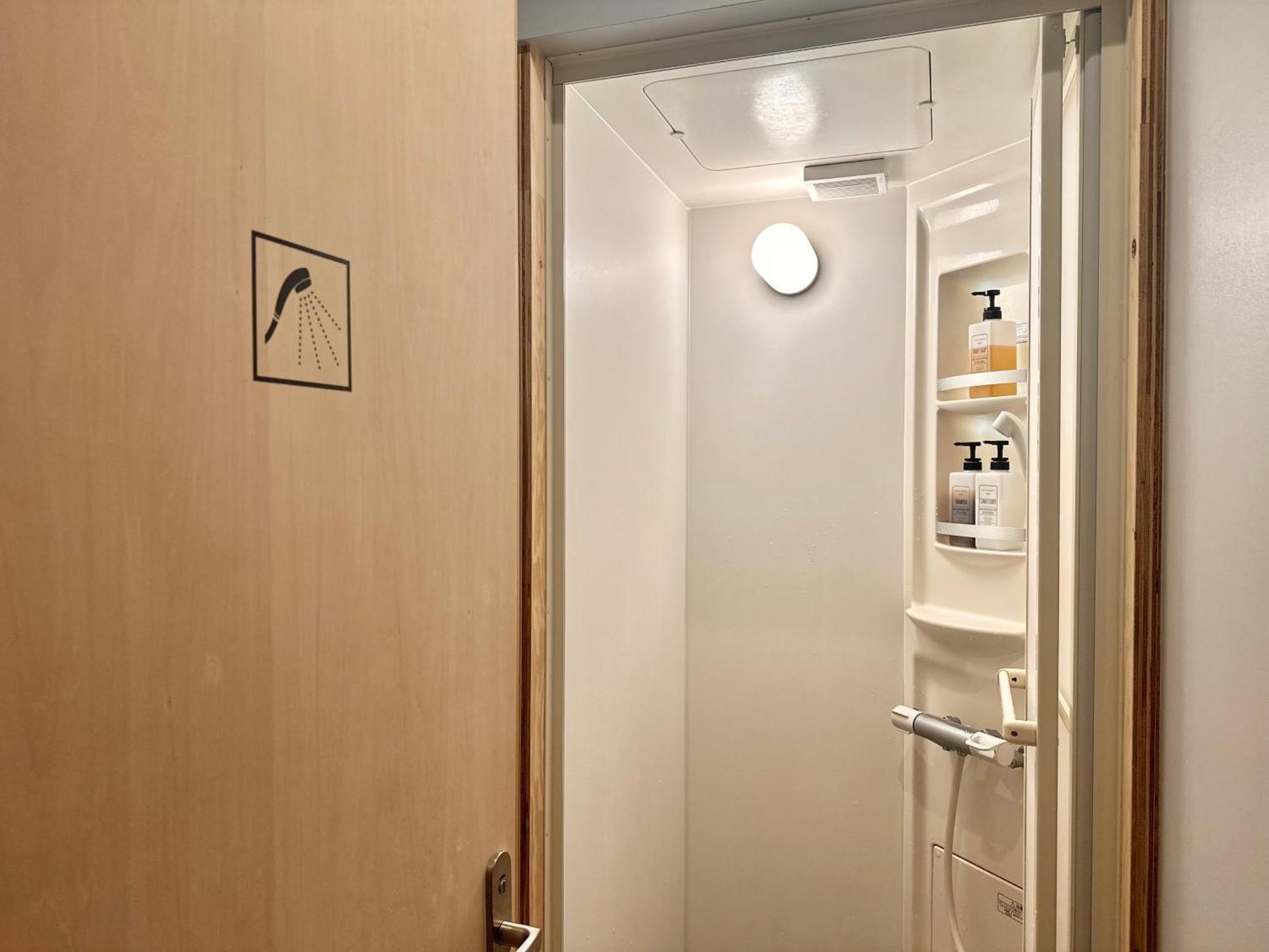 Travel&Book Hotel Hulatoncabin Takamatsu Exterior foto